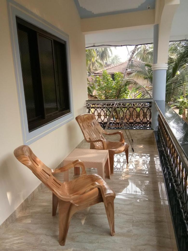 Shirley'S Guest House Маджорда Экстерьер фото
